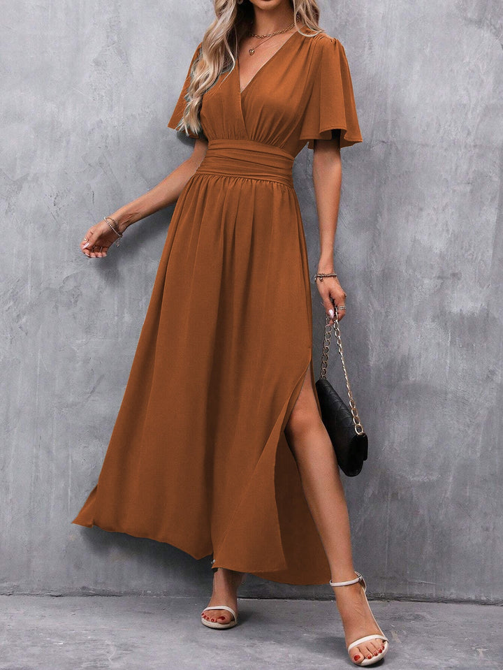 Schmeichelndes Damen Maxi Wickelkleid in eleganter langer Form. Ideales Sommerkleid für festliche Anlässe & Partys.