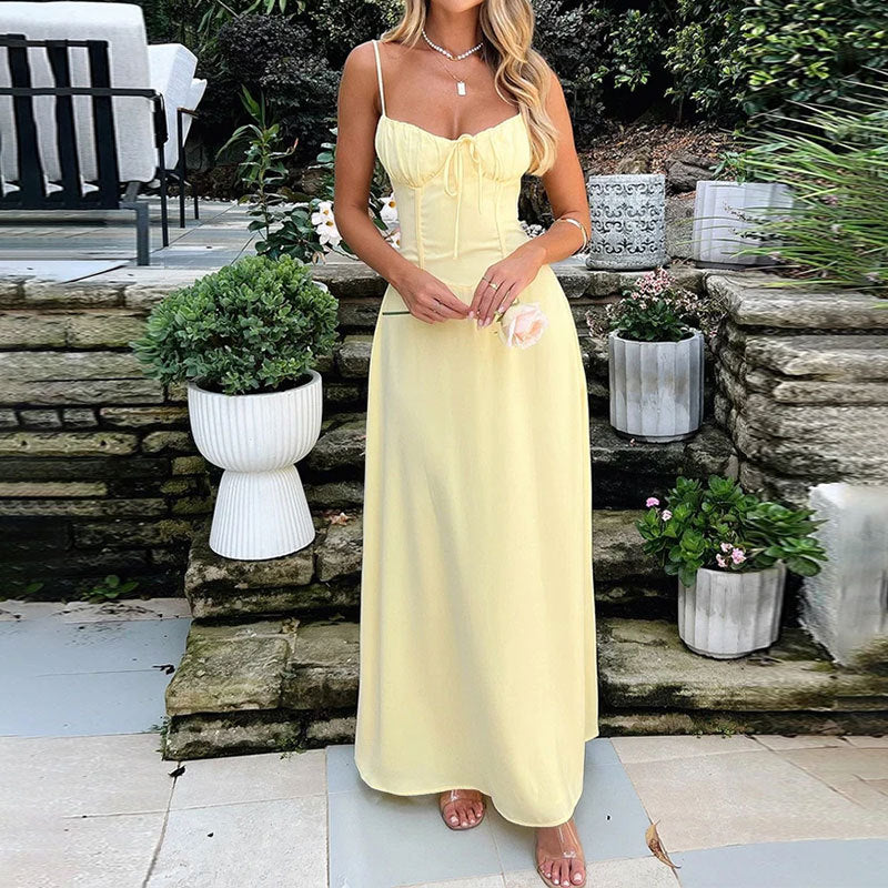 Fließendes elegantes rückenfreies Damen Maxikleid, perfekt für einen raffinierten Sommerlook & Abend.