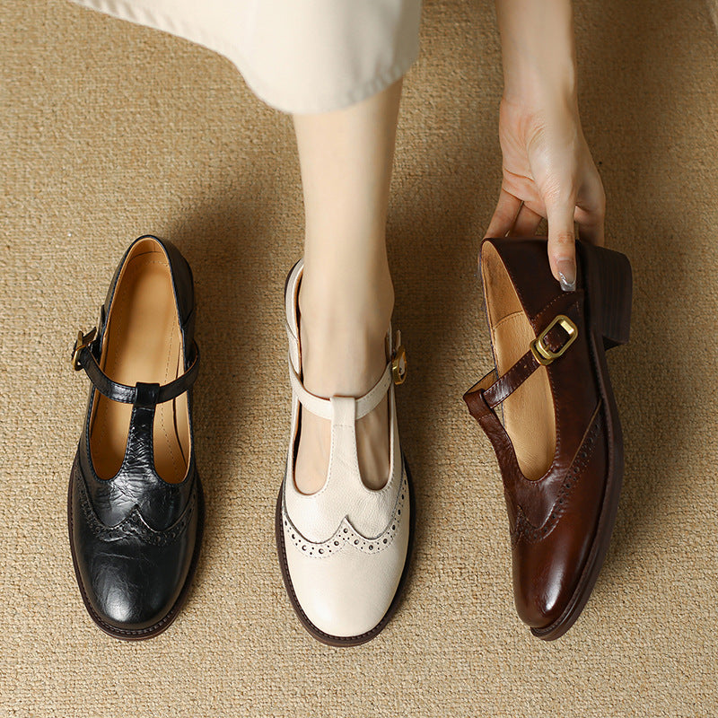 Damen Pumps mit verstellbarer Schnalle, Broguing und bequemem Blockabsatz, klassische Damenschuhe.