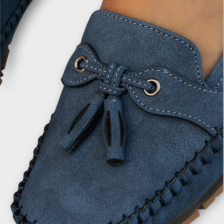 Graue bequeme Loafer für Damen, orthopädische Alltagsschuhe mit edlem Look.