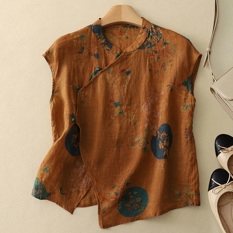 Modische Damen Sommerbluse mit Blumenmuster, Stehkragen und dekorativen Seitenknöpfen, vielseitig kombinierbar.