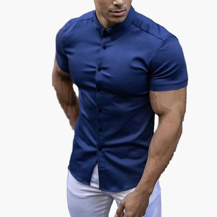 Luftiges Slim-Fit Sommerhemd für Herren, sportlich-elegant. Ideal als Business Casual oder Freizeit Kurzarmhemd.
