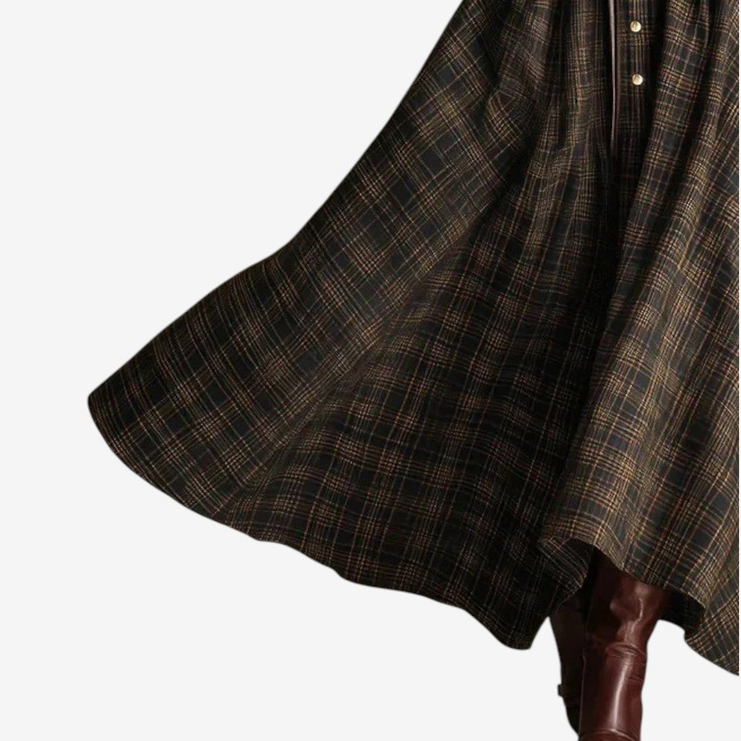 Braunes kariertes Damen Langarm Hemdblusenkleid. Elegantes Maxikleid, bürotauglich & ideal für Freizeit.
