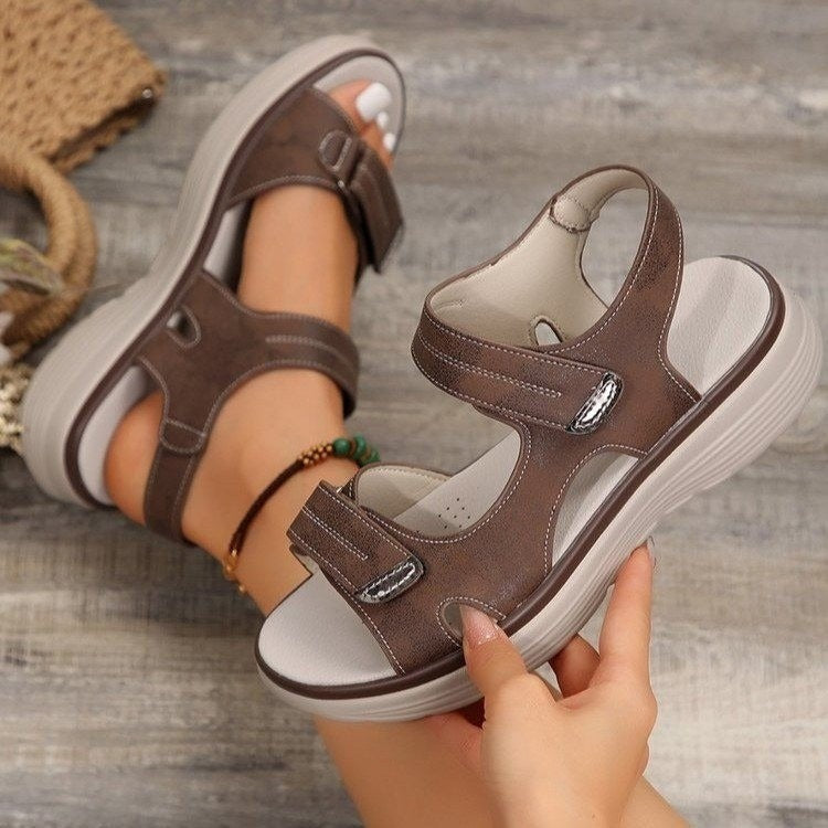 Verstellbare orthopädische Damensandalen für Komfort und Unterstützung, ideal für den Sommer.