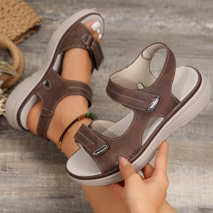 Verstellbare orthopädische Damensandalen für Komfort und Unterstützung, ideal für den Sommer.