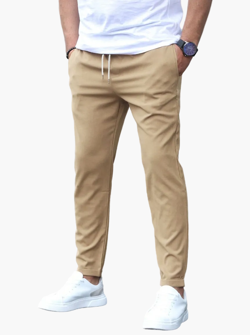 Schwarze Herren Slim-Fit Freizeithose mit Kordelzug, bequeme und elegante Alltagshose für Männer.