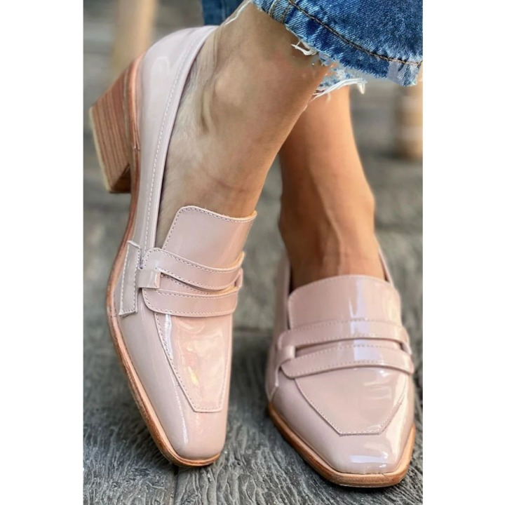 Eleganter rosa Damen Slipper für Frühling & Sommer. Modisch mit Blockabsatz, quadratischer Zehe & hohem Tragekomfort.