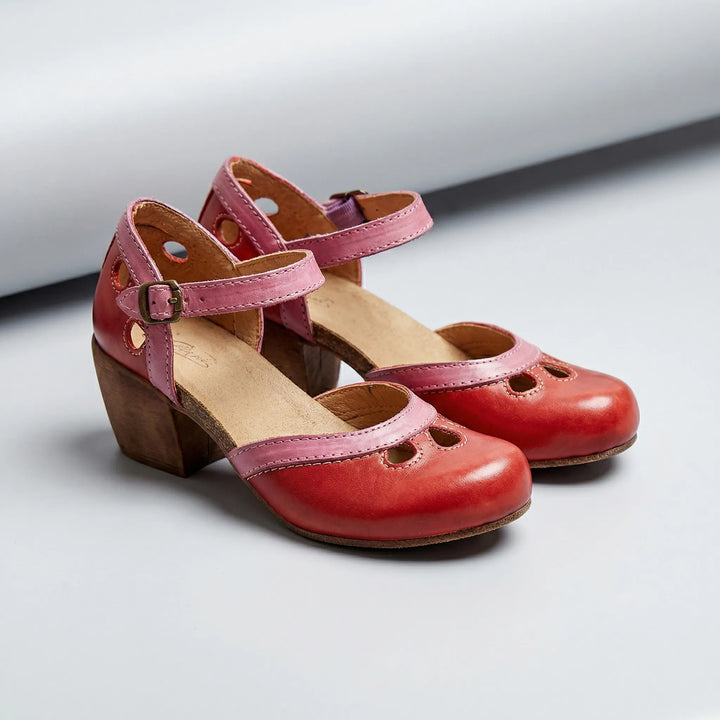 Damen Offene Blocksandalen Sophia. Elegante Absätze und Riemchen machen diese Sommerschuhe perfekt für jeden Anlass.
