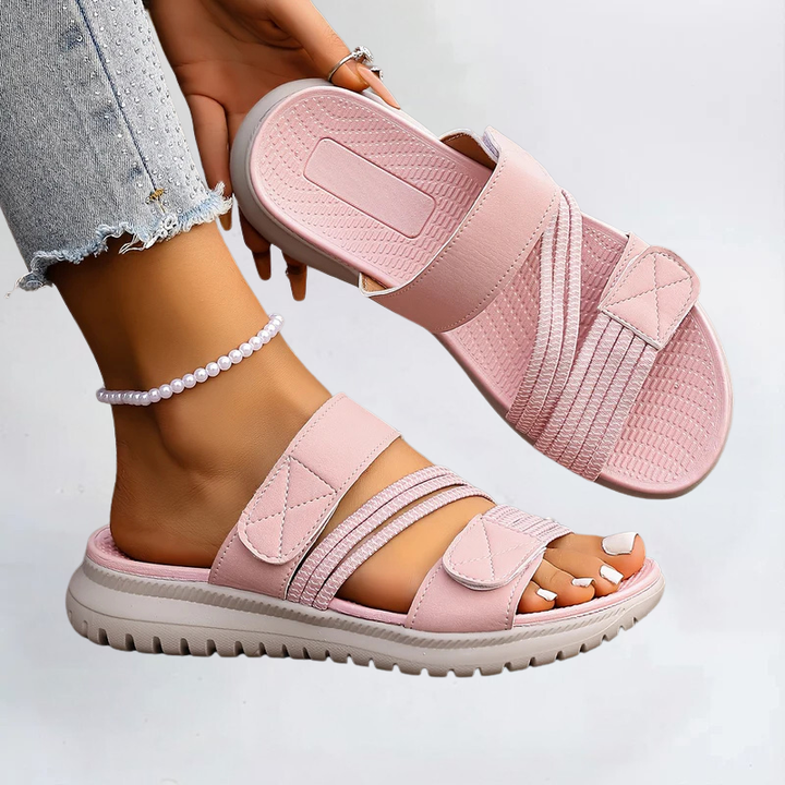 Ergonomisches Fußbett der orthopädischen Damen Sandalen bietet Dämpfung und Fußunterstützung.