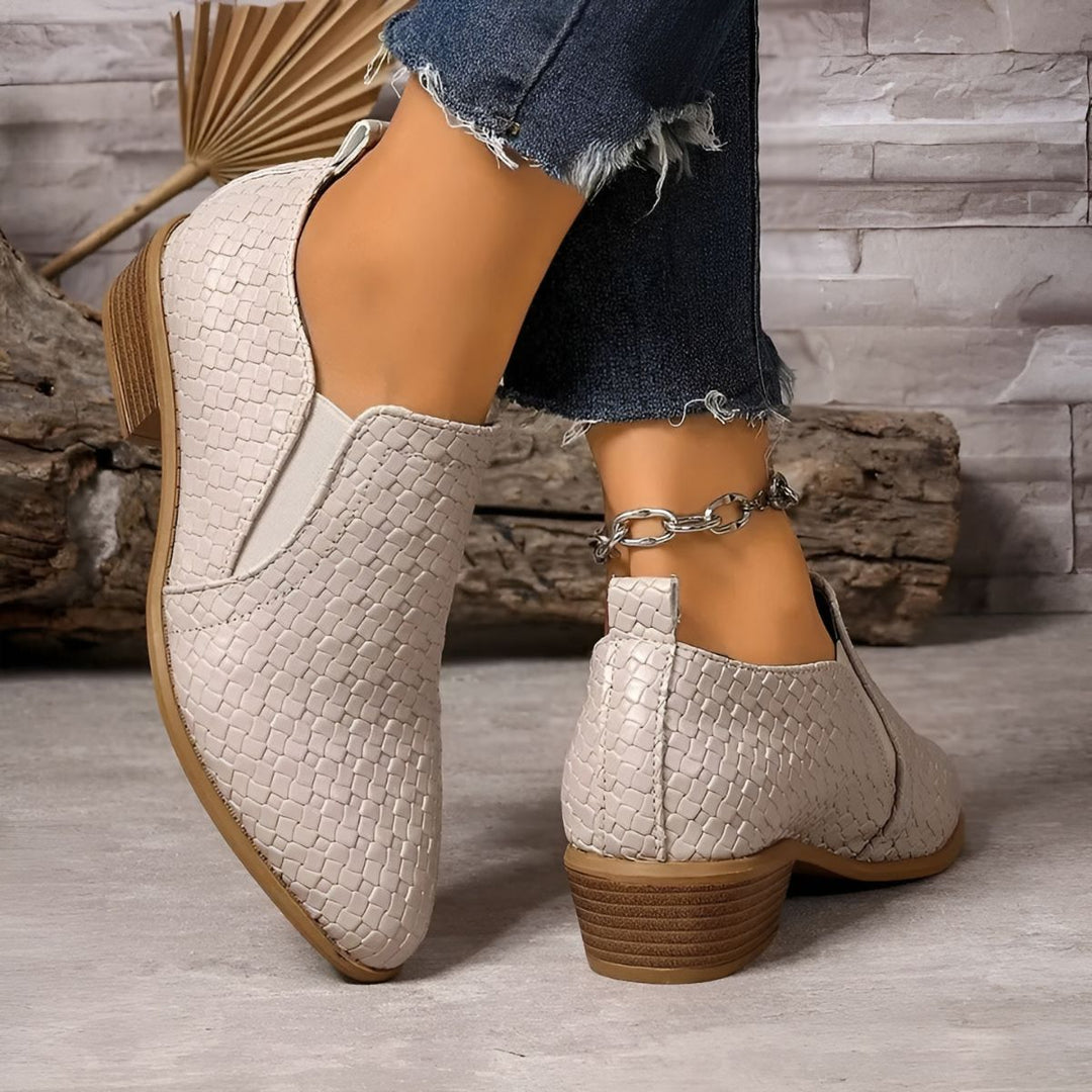 Schicke Büro-Oxford-Schuhe für Damen mit bequemem niedrigem Absatz, perfekt für einen professionellen Look.