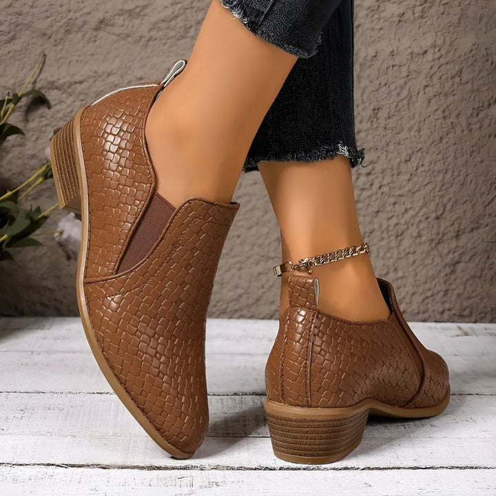 Flache Damen Oxford-Schuhe mit niedrigem Absatz, klassisch und komfortabel, vielseitige Büroschuhe in Schwarz.