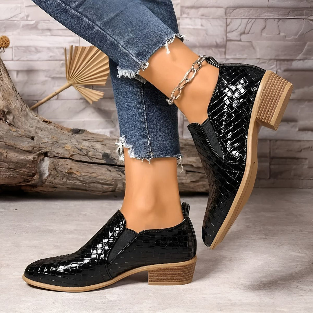 Elegante Business Oxford-Schuhe für Damen mit niedrigem Absatz, perfekt für einen professionellen Auftritt in Schwarz.