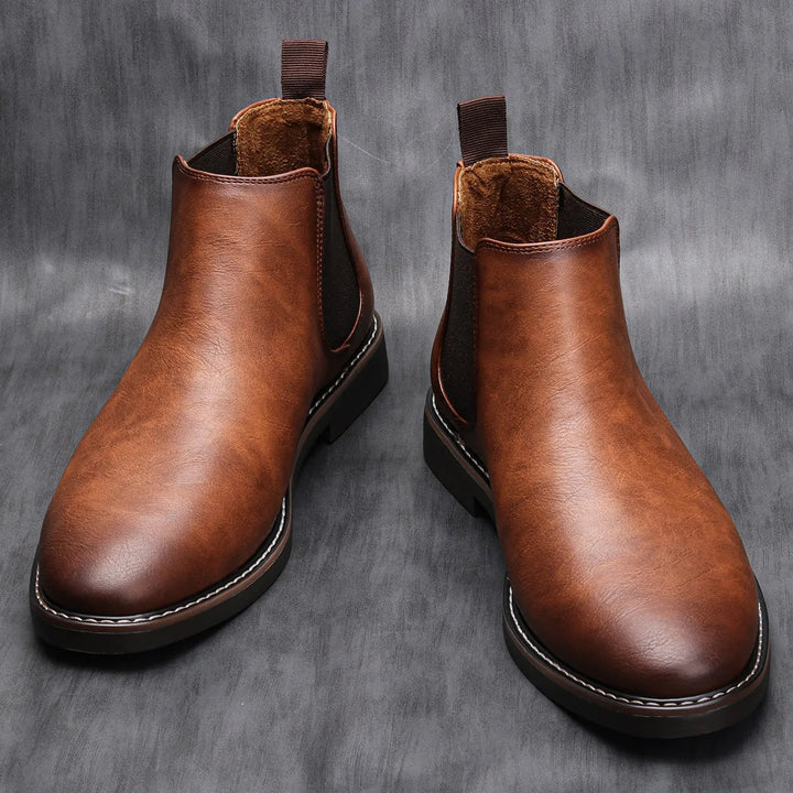 Elegante Herrenschuhe: Orthopädische Chelsea Boots für Business Casual und Freizeit, rutschfest und bequem.