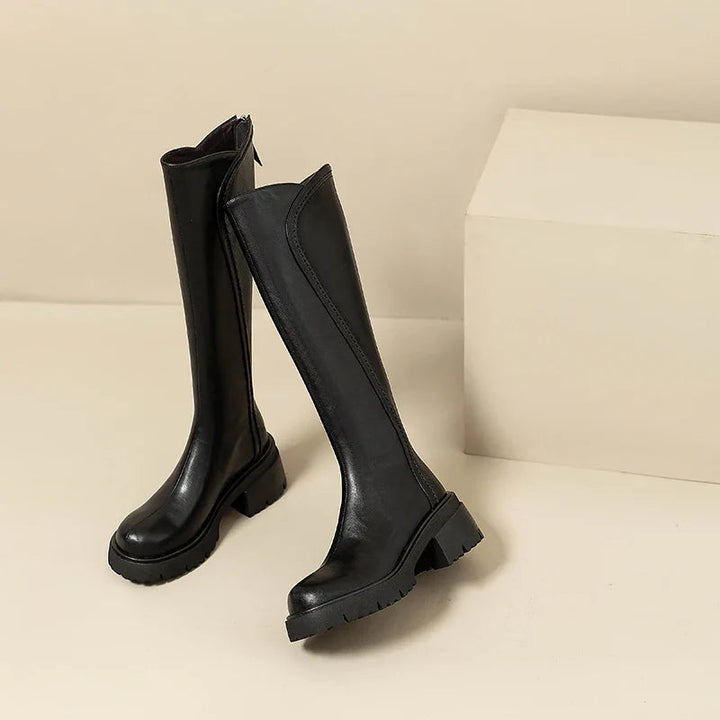 Komfortable orthopädische Damenstiefel mit Fußgewölbestütze für langanhaltenden Tragekomfort. Elegant & robust.