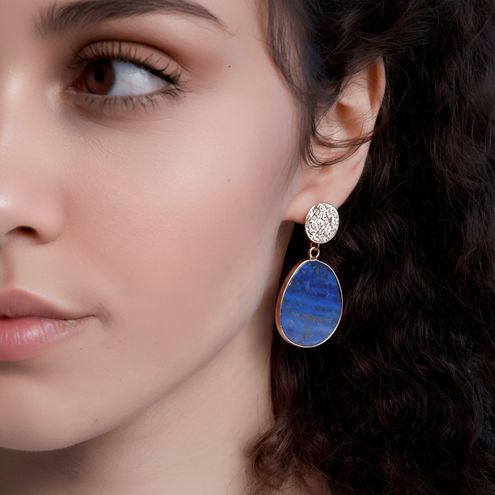 Damen Ovale Ohrringe mit blauem Lapislazuli und braunem Tigerauge, handgefertigter Edelstein-Schmuck.