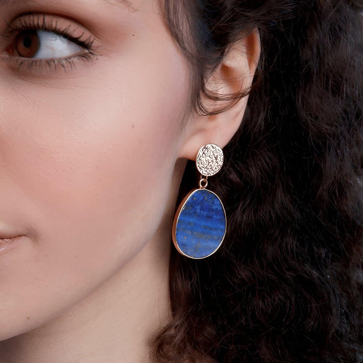 Handgefertigte ovale Damenohrringe mit Lapislazuli & Tigerauge, edler Naturstein-Schmuck für Frauen.