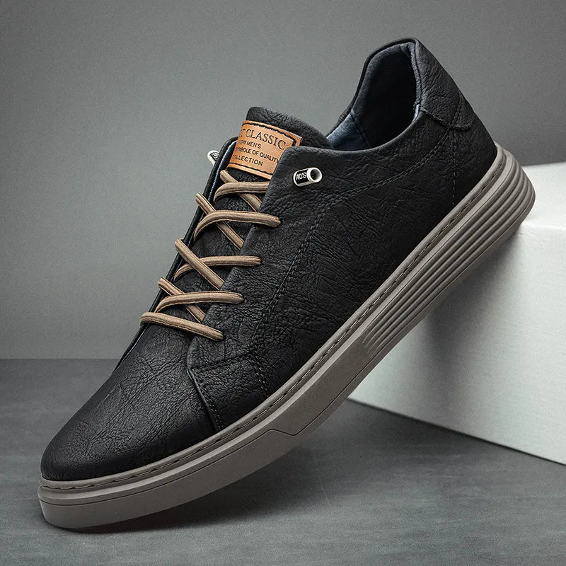 Herren Oxford Sneaker in Schwarz, elegant und bequem, ideal für stilvolle Freizeitlooks und den Alltag.