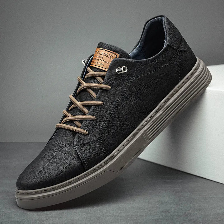 Herren Oxford Sneaker in Schwarz, elegant und bequem, ideal für stilvolle Freizeitlooks und den Alltag.