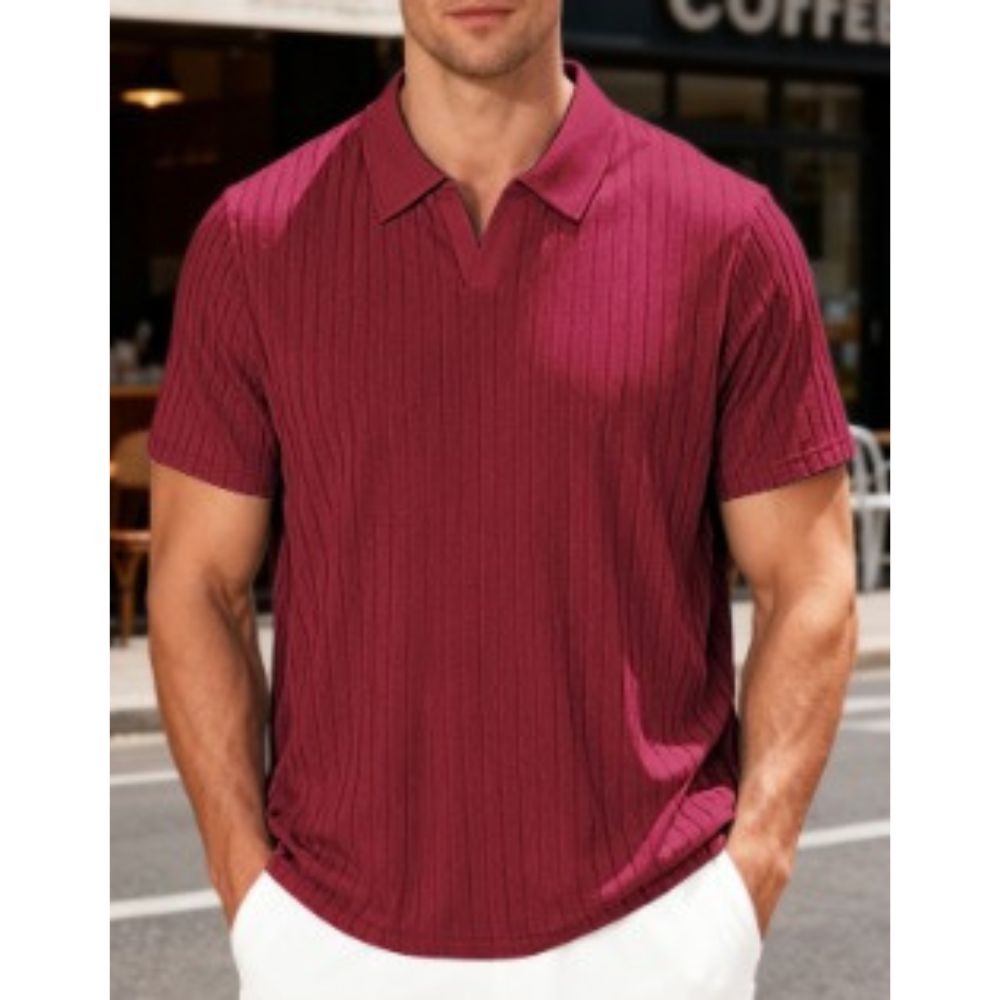 Lässiges Herren Strick Poloshirt mit kurzärmligem Design und Rippstruktur für einen entspannten Sommerstil.