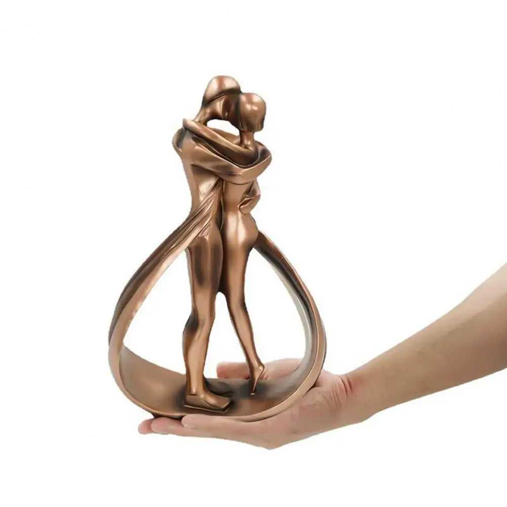 Harzfiguren-Skulptur Seraphina: Ein liebendes Paar als stilvolles Wohnaccessoire für jede Innendekoration.