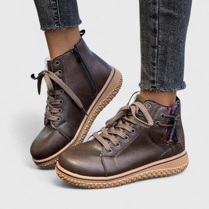 Komfortable Damen Schnürstiefeletten für den Alltag. Bequeme Stiefel mit optimaler Passform & Eleganz.