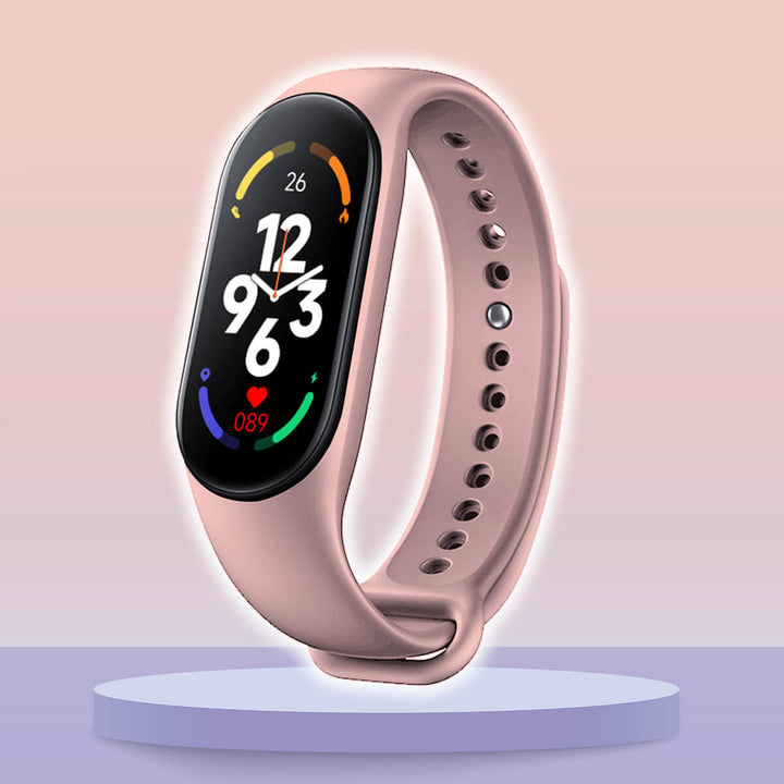 Nahaufnahme einer modernen Smartwatch für Kinder; detailreiches Gehäuse und intuitiver Touchscreen sichtbar.