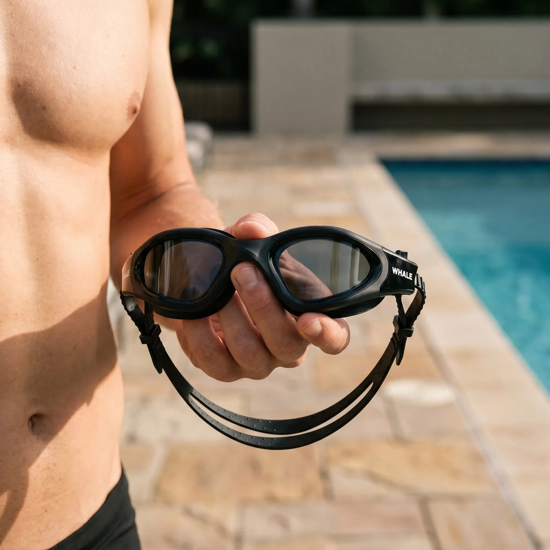 Polarisierte Schwimmbrille für Erwachsene mit UV-Schutz und Anti-Beschlag-Funktion für klares Sichtfeld.