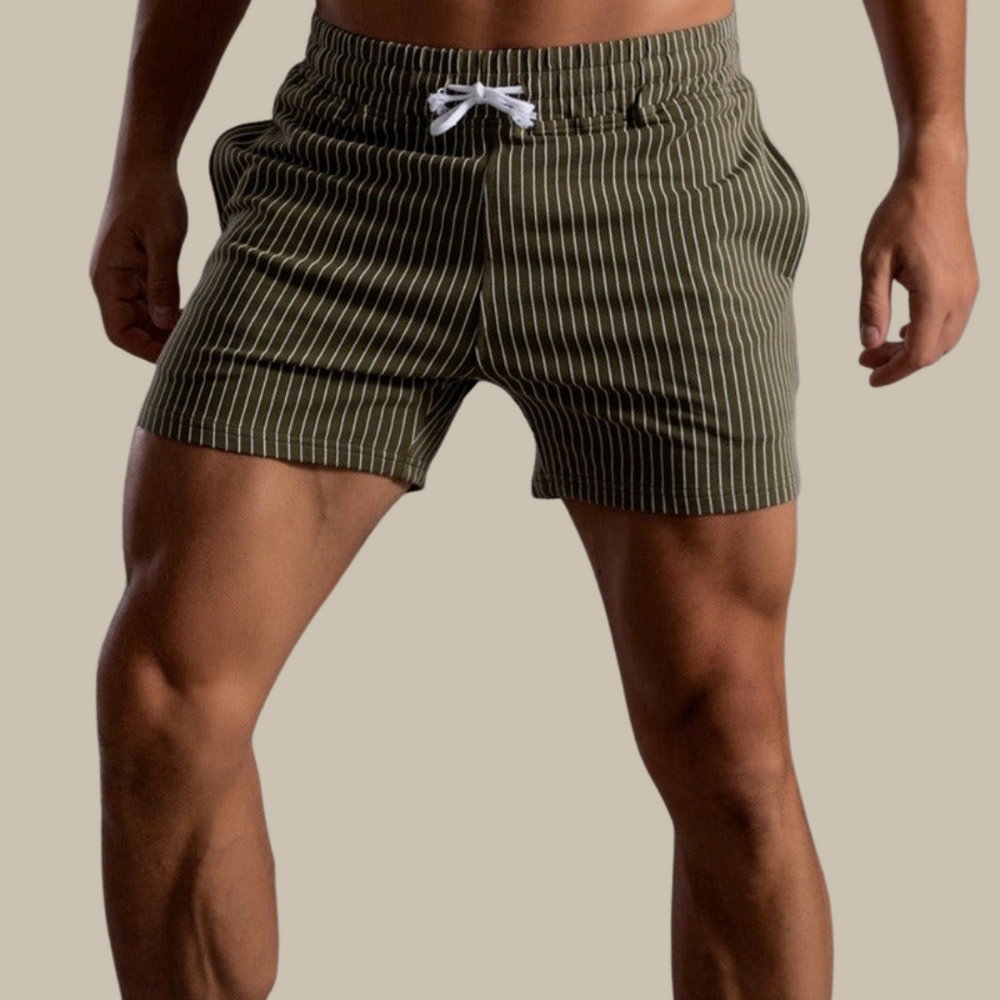 Stylische Herren Badeshorts Niko in Ripstop-Qualität, schnelltrocknend für Pool, Strand und Freizeitaktivitäten.