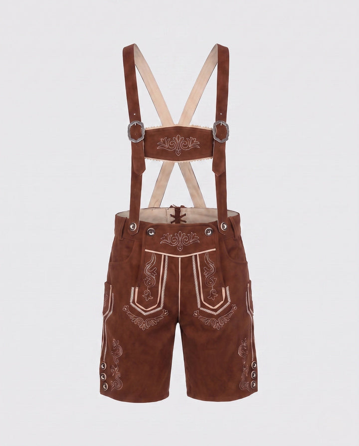 Mann trägt traditionelle, rustikale Herren Trachten Lederhose, hochwertige Trachtenmode für Volksfest.