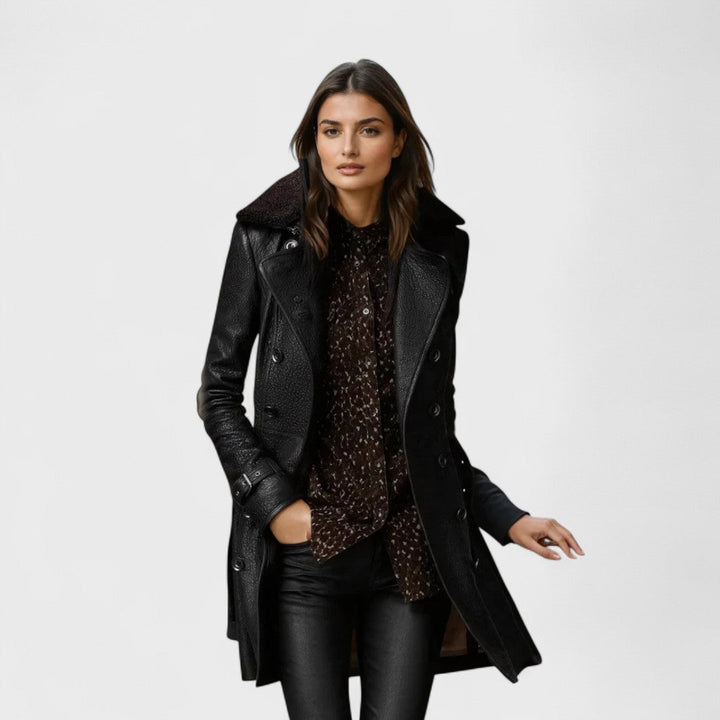 Chicer Damenmantel im eleganten Stil, ideal als Übergangsmantel. Zeitloses Design für ein stilvolles Outfit-Upgrade.
