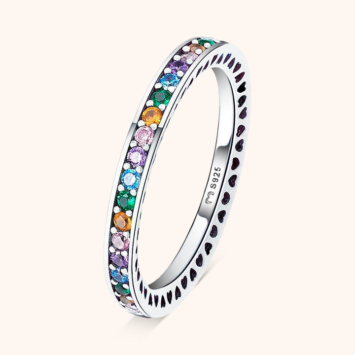 Funkelnder Damen Regenbogenring aus Silber und Gold mit farbigen Zirkonia Steinen, elegant und modern.