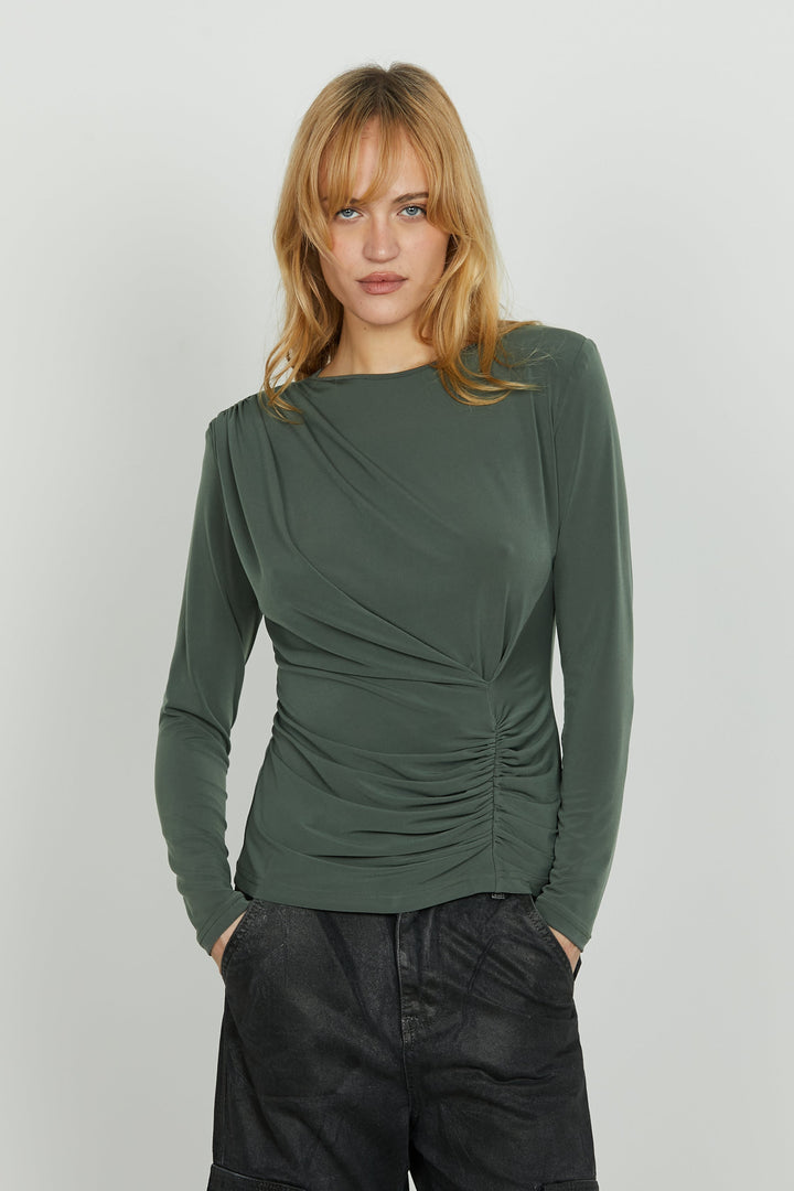 Elegante grüne Damen Langarmbluse für Herbst. Modisch, mit raffiniertem Rückenfalten-Detail, ideal für Alltag/Abend.