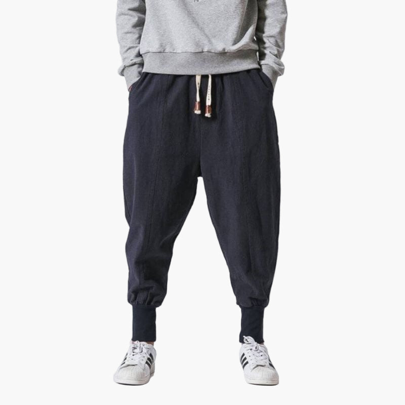 Modische Freizeithose für Herren: lässige Haremshose mit Komfort für Alltag und Freizeit.