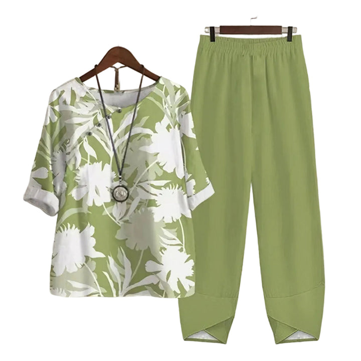 Bequemes Damen Sommer-Set: Leichtes Top & passende Hose, ideal für warme Tage & lässige Freizeitaktivitäten.