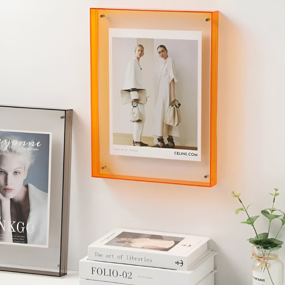 Eleganter minimalistischer Fotorahmen, ideal zur modernen Foto Präsentation im Wohnbereich.