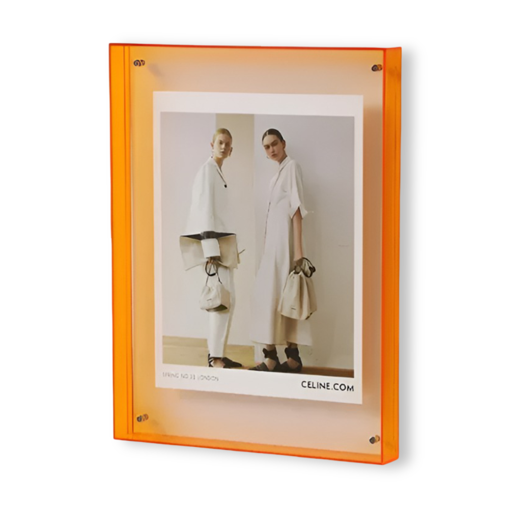 Vielseitiger Bilderrahmen, modern und schlank, ideale Deko für Fotos und Kunstwerke.
