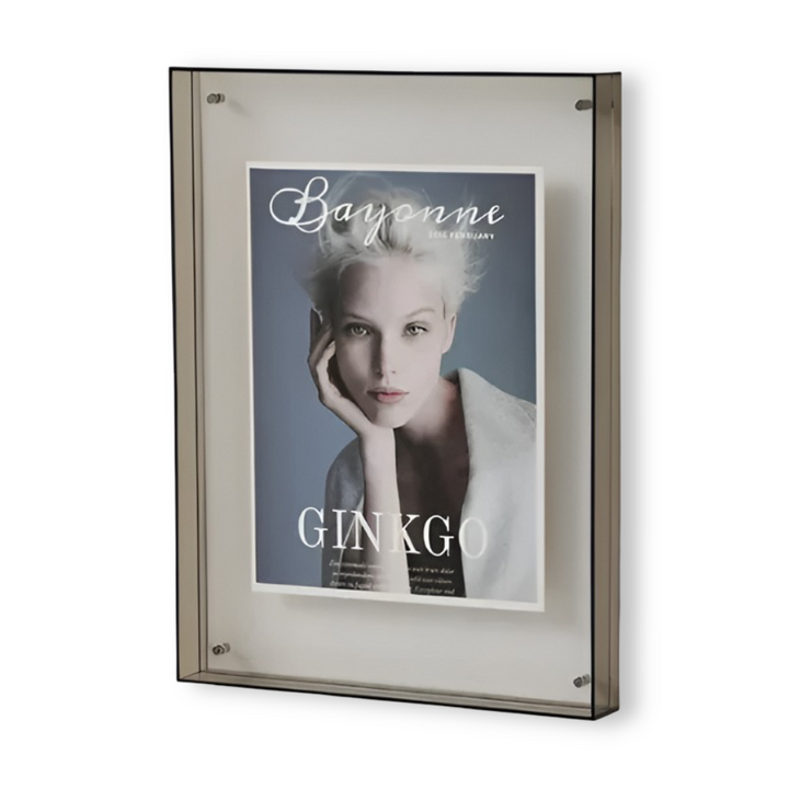 Eleganter Bilderrahmen, minimalistisch und modern, perfekt zur Deko & Foto Präsentation.