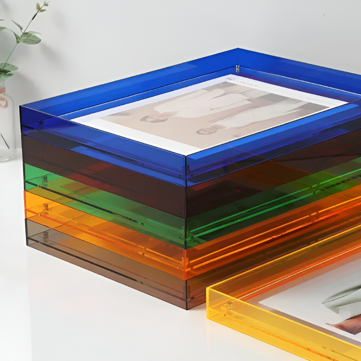 Schwarzer Bilderrahmen, modern & minimalistisch, perfekt für Fotos und Kunstwerke zu Hause.