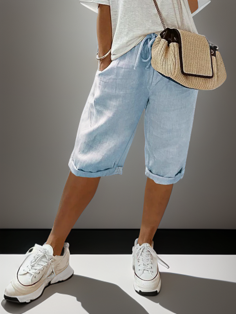 Chillige Damen Kordelzugshorts im lockeren Schnitt. Entspannte Sommershorts für lässige Alltags-Looks.