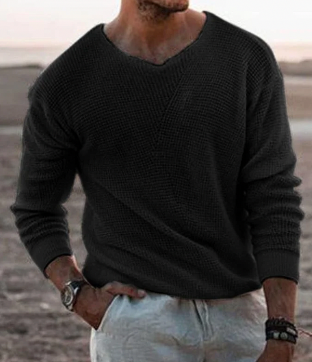 Vielseitiger Herren Langarm Pullover mit Waffelstruktur. Ideal für Herbst & Winter. Bequemer, locker sitzender Stil.