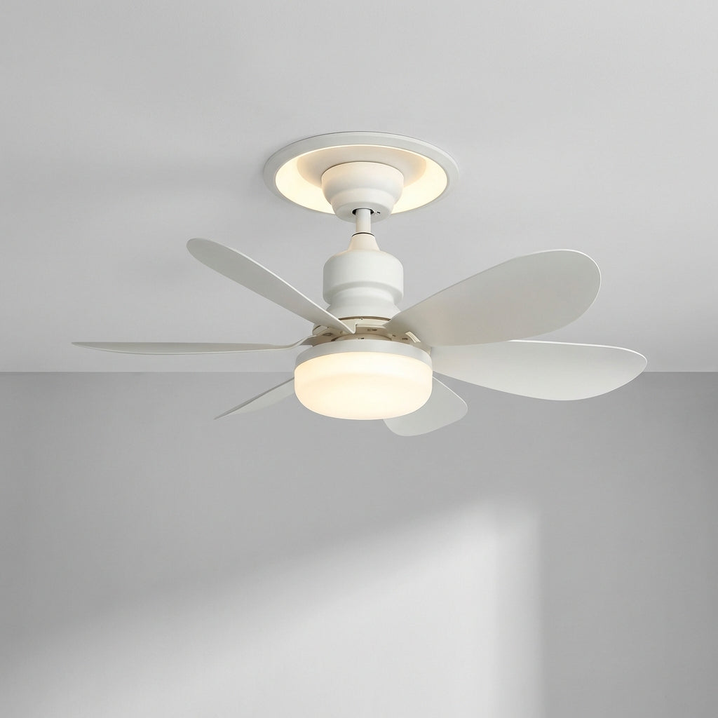 Moderne SkyeLight Deckenlampe mit leisem Ventilator, dimmbarer LED-Beleuchtung zur Raumkühlung.