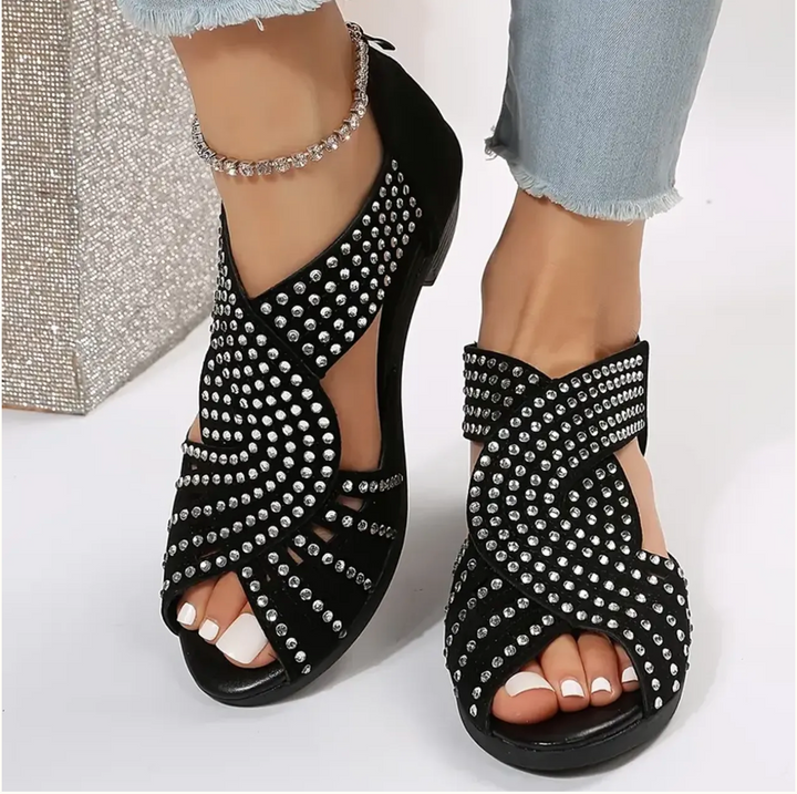 Elegante Damen Sommersandalen mit niedrigem Absatz, bequemem Reißverschluss & stilvollem Ausschnittdesign.