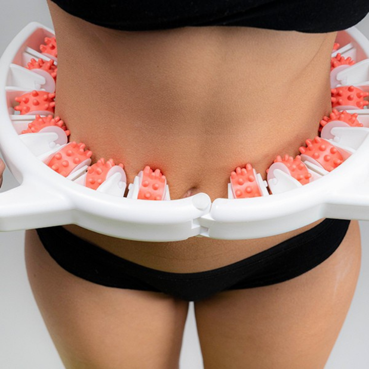 Praktischer manueller Cellulite-Roller für die tägliche Körperpflege und straffere Haut.