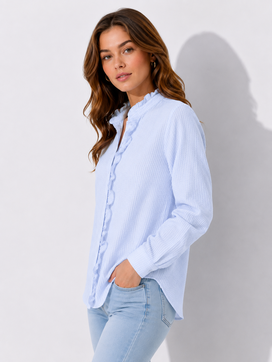 Schicke Langarm-Damenbluse für Büro und Freizeit, vielseitig einsetzbar für elegante Damenmode.