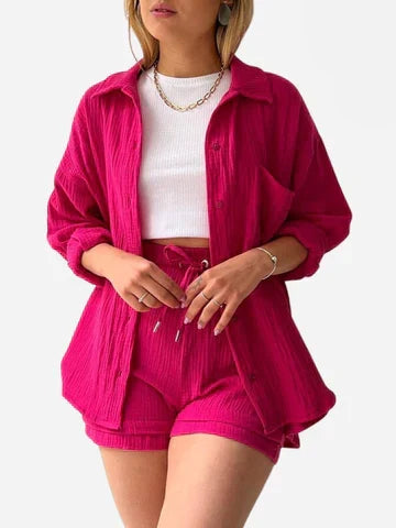 Damen Loungewear Set aus weichem Material, Kurzarm-Shirt und Shorts für maximalen Komfort.