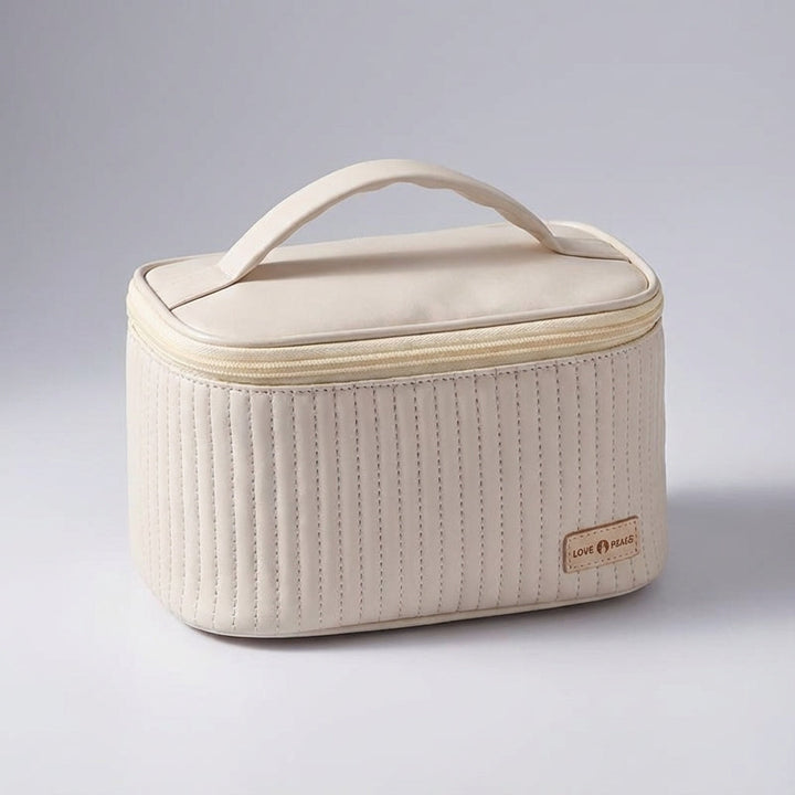 Große Reise Kulturtasche mit viel Platz für Kosmetik, Badartikel und Hygiene auf Reisen.