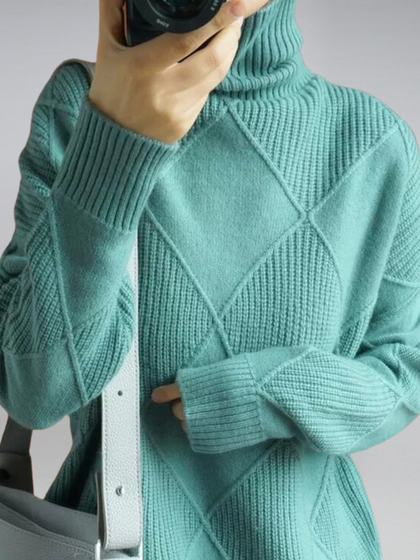 Lässiger Damen Rollkragenpullover mit Rautenmuster, perfekt für entspannte Herbst-/Winter-Looks.
