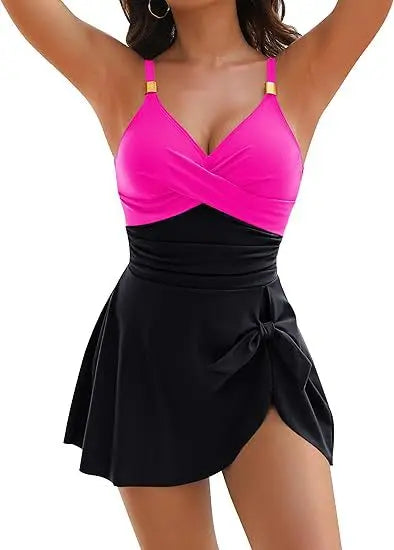 Schmeichelndes Damen Badekleid Elena, perfekt für alle Figuren. Eleganter Schwimmanzug für Urlaub.