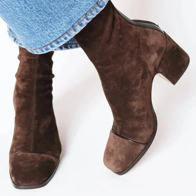 Damen Winter Stiefeletten mit robustem Blockabsatz & modischem britischen Stil. Ideal für Büro & Freizeit.