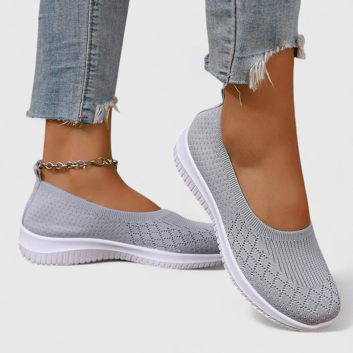 Damen Slip-on-Sneaker, ergonomisch und bequem, ideal für Alltag & Freizeit. Leichte Komfortschuhe für jede Dame.